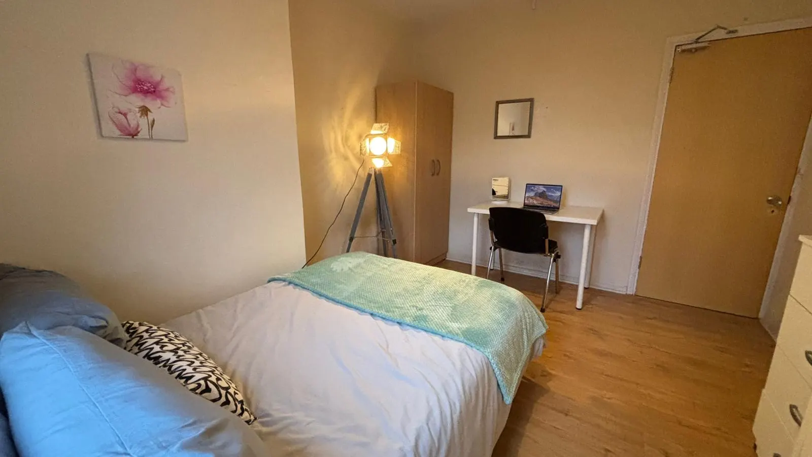 Double room near Oval 